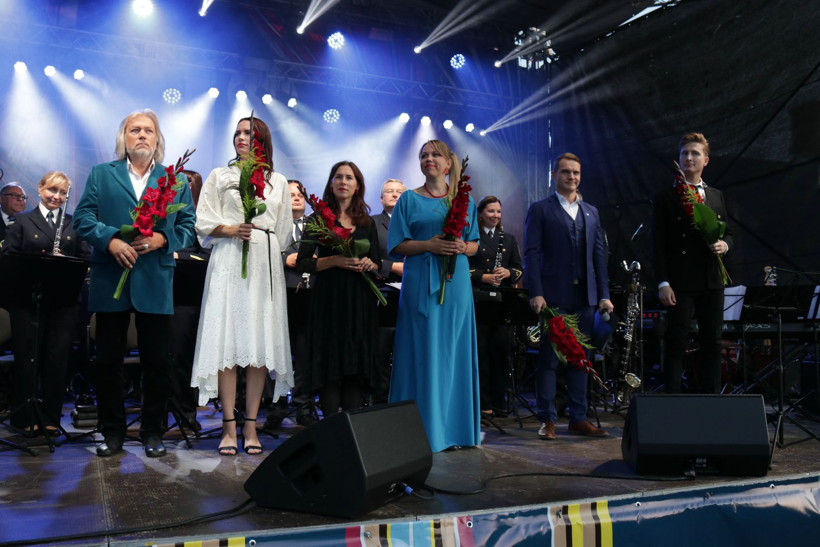 Mööda piiri